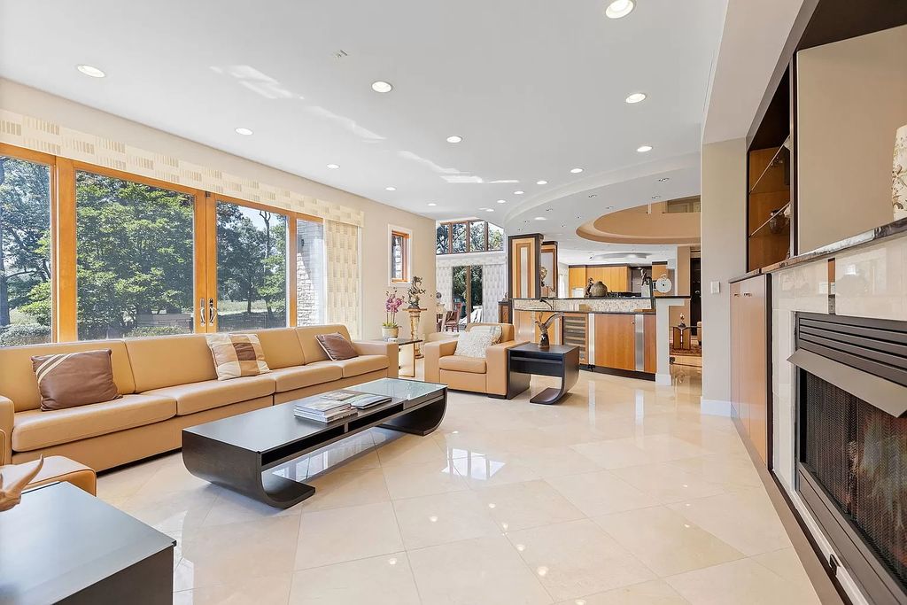 The Estate in Northbrook is a luxurious home featuring dualing staircase, large home office, indoor pool, home theatre, massive kitchen and much more appeal now available for sale. This home located at 925 Morrison Ln, Northbrook, Illinois, offering 06 bedrooms and 08 bathrooms with 8,960 square feet of living spaces. 