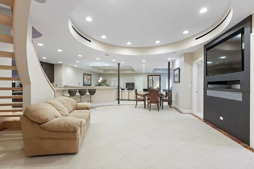The Estate in Northbrook is a luxurious home featuring dualing staircase, large home office, indoor pool, home theatre, massive kitchen and much more appeal now available for sale. This home located at 925 Morrison Ln, Northbrook, Illinois, offering 06 bedrooms and 08 bathrooms with 8,960 square feet of living spaces. 