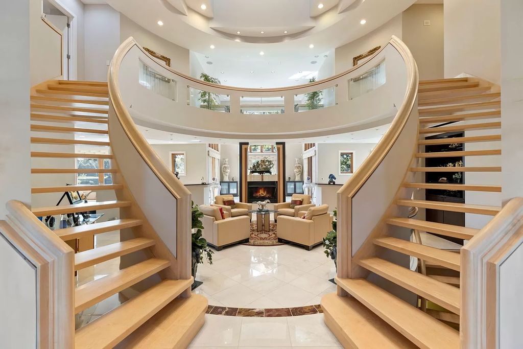 The Estate in Northbrook is a luxurious home featuring dualing staircase, large home office, indoor pool, home theatre, massive kitchen and much more appeal now available for sale. This home located at 925 Morrison Ln, Northbrook, Illinois, offering 06 bedrooms and 08 bathrooms with 8,960 square feet of living spaces. 