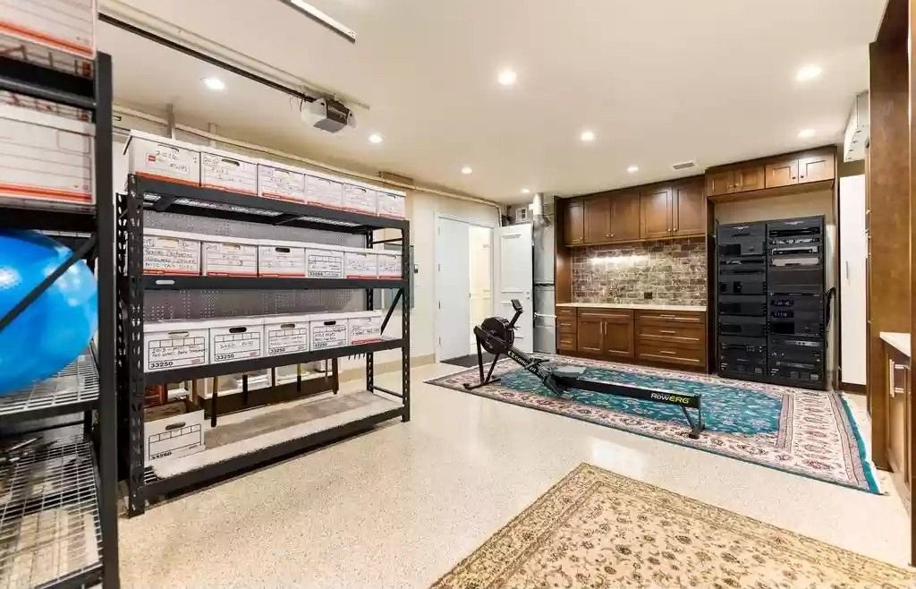 The Estate in Vancouver is a luxurious home of completely remodeled living space now available for sale. This home located at 7000 SE Riverside Dr, Vancouver, Washington; offering 04 bedrooms and 07 bathrooms with 7,373 square feet of living spaces.