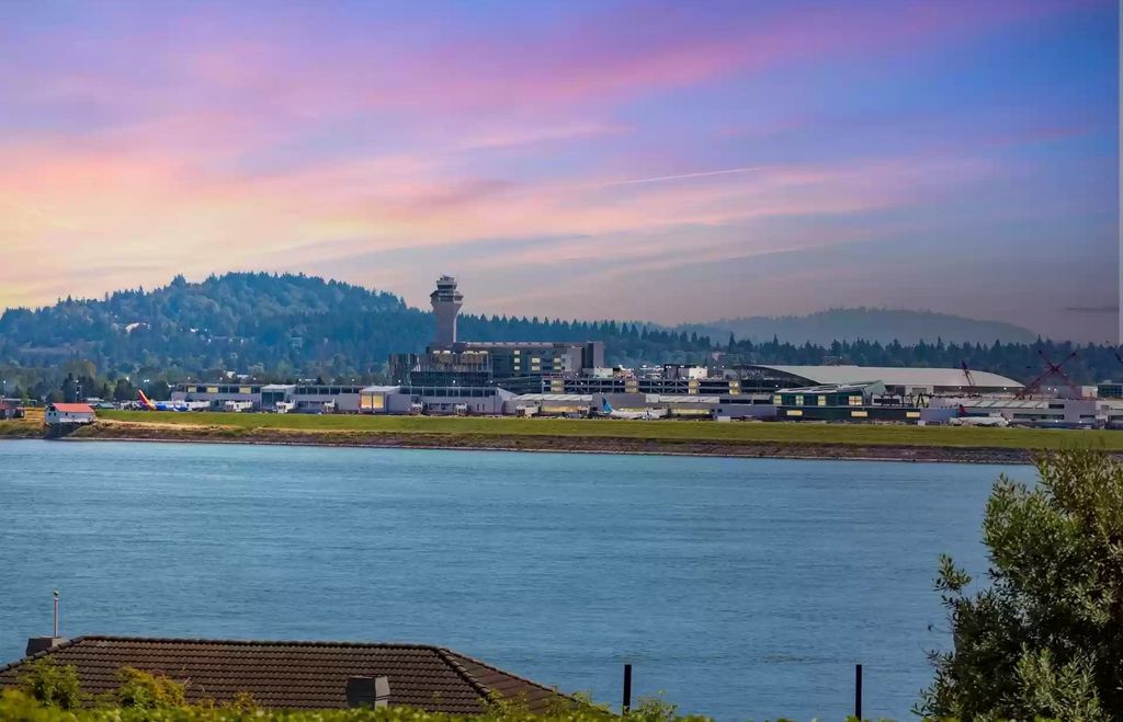 The Estate in Vancouver is a luxurious home of completely remodeled living space now available for sale. This home located at 7000 SE Riverside Dr, Vancouver, Washington; offering 04 bedrooms and 07 bathrooms with 7,373 square feet of living spaces.