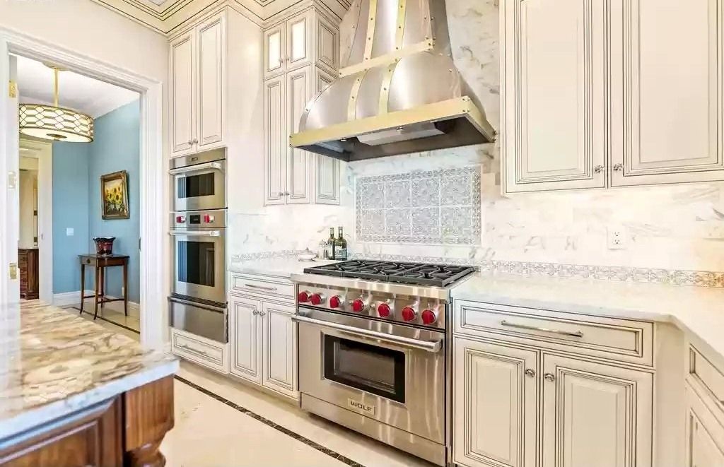 The Estate in Vancouver is a luxurious home of completely remodeled living space now available for sale. This home located at 7000 SE Riverside Dr, Vancouver, Washington; offering 04 bedrooms and 07 bathrooms with 7,373 square feet of living spaces.