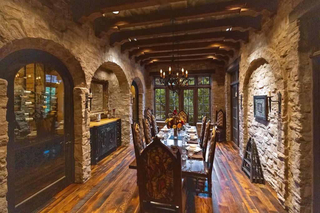The Villa in Sedona, an exclusive Eagle Mountain Ranch abounds with local wildlife while sparing no modern comforts offering the finest finishes and timeless architecture is now available for sale. This home located at 330 Eagle Mountain Ranch Rd, Sedona, Arizona
