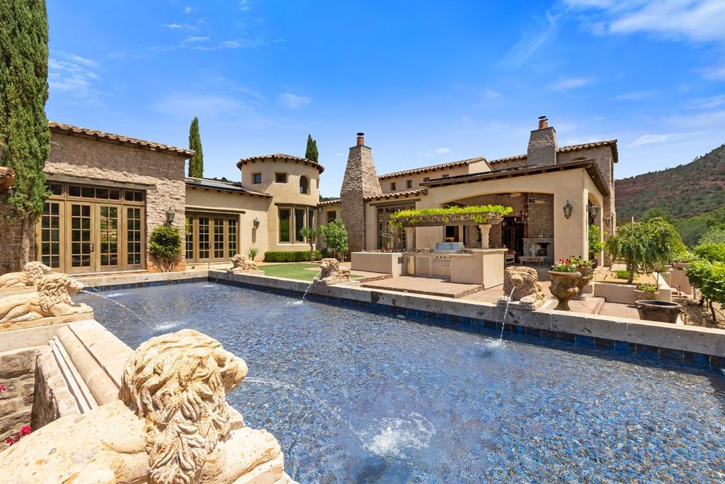 The Villa in Sedona, an exclusive Eagle Mountain Ranch abounds with local wildlife while sparing no modern comforts offering the finest finishes and timeless architecture is now available for sale. This home located at 330 Eagle Mountain Ranch Rd, Sedona, Arizona