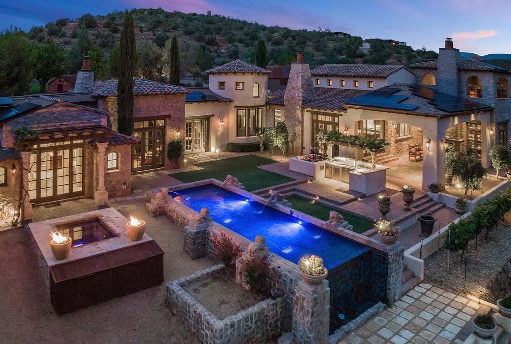 The Villa in Sedona, an exclusive Eagle Mountain Ranch abounds with local wildlife while sparing no modern comforts offering the finest finishes and timeless architecture is now available for sale. This home located at 330 Eagle Mountain Ranch Rd, Sedona, Arizona