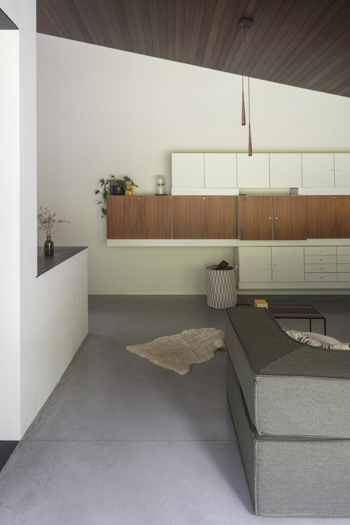 House Paap Stunning Renovation by Architecten De Bruyn bvba 16
