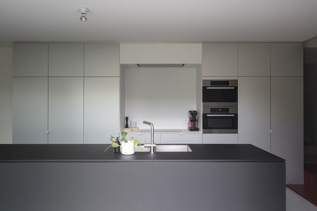 House Paap Stunning Renovation by Architecten De Bruyn bvba 4