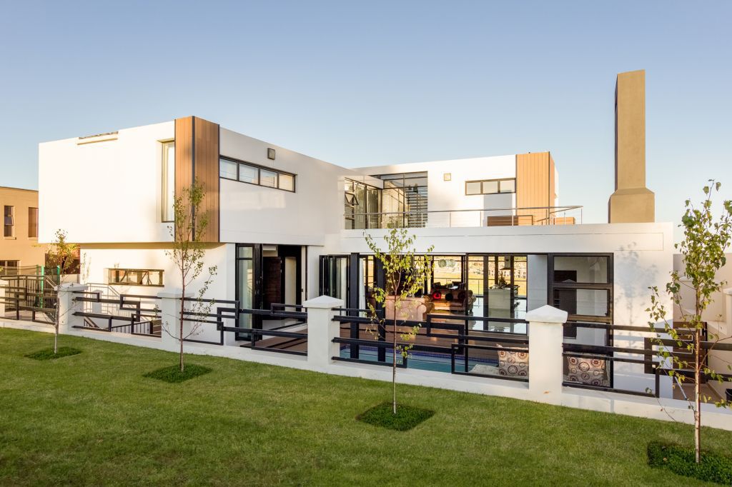 House Vista an Open and Cheerful Home by Gottsmann Architects 3 1