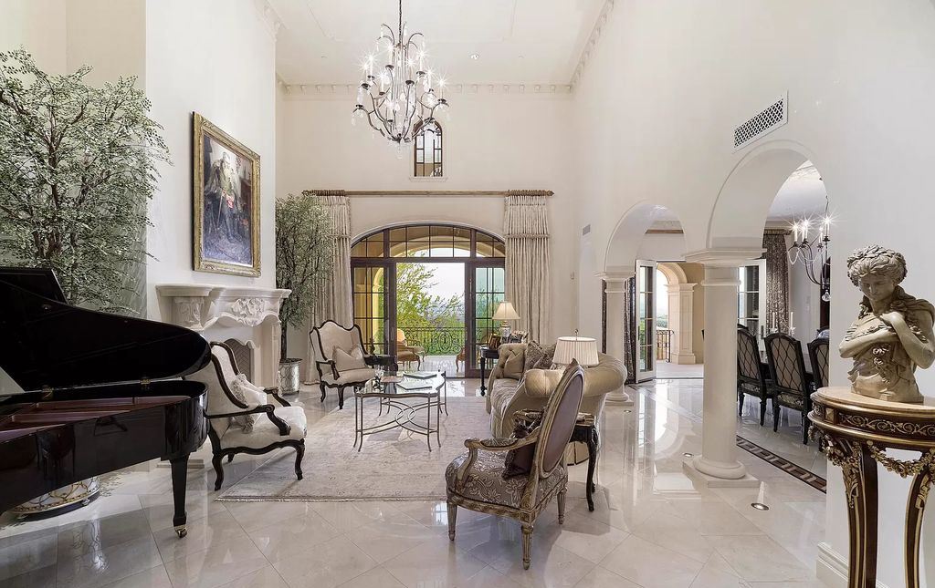 The Home in Scottsdale, a noteworthy property offers unprecedented balance between priceless sweeping views of the valley below and unparalleled lot location at 2,000 feet is now available for sale. This home located at 21376 N 110th Pl, Scottsdale, Arizona