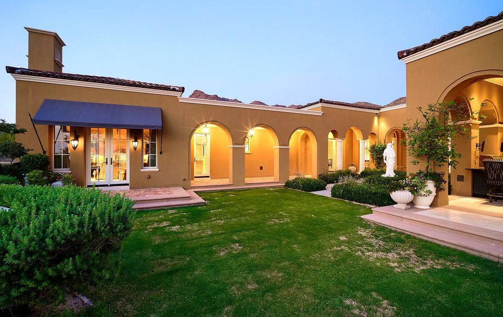 The Home in Scottsdale, a noteworthy property offers unprecedented balance between priceless sweeping views of the valley below and unparalleled lot location at 2,000 feet is now available for sale. This home located at 21376 N 110th Pl, Scottsdale, Arizona
