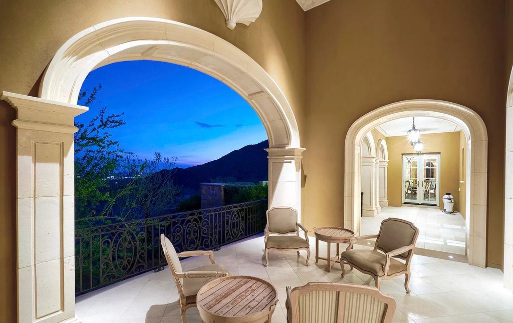 The Home in Scottsdale, a noteworthy property offers unprecedented balance between priceless sweeping views of the valley below and unparalleled lot location at 2,000 feet is now available for sale. This home located at 21376 N 110th Pl, Scottsdale, Arizona