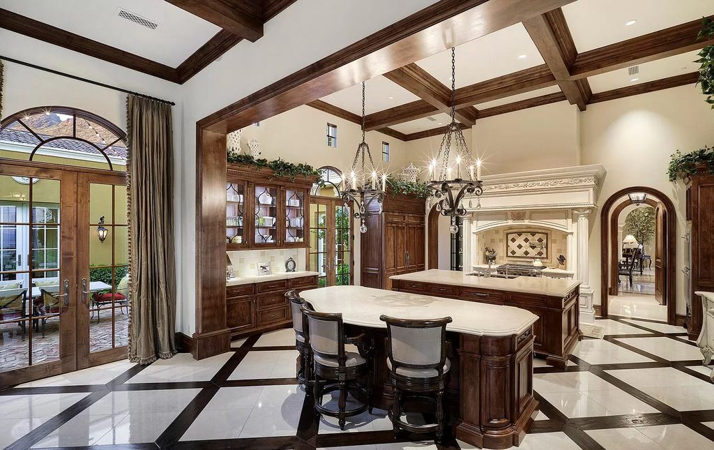 The Home in Scottsdale, a noteworthy property offers unprecedented balance between priceless sweeping views of the valley below and unparalleled lot location at 2,000 feet is now available for sale. This home located at 21376 N 110th Pl, Scottsdale, Arizona