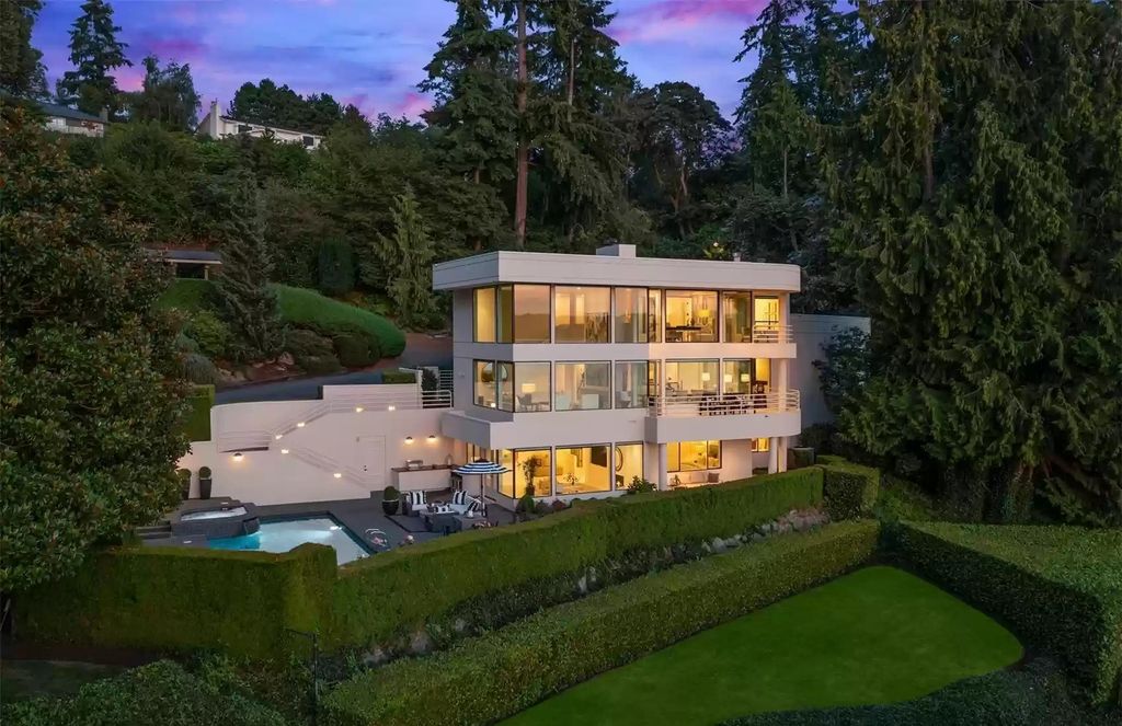 The Home in Medina is an impeccably stylish and undeniably chic home with effortless entertaining spaces, now available for sale. This home located at 7329 NE 18th Street, Medina, Washington