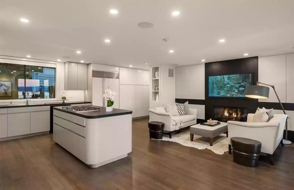 The Home in Medina is an impeccably stylish and undeniably chic home with effortless entertaining spaces, now available for sale. This home located at 7329 NE 18th Street, Medina, Washington