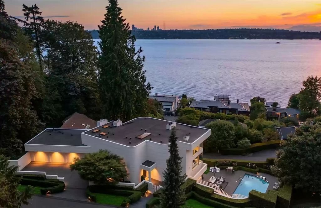The Home in Medina is an impeccably stylish and undeniably chic home with effortless entertaining spaces, now available for sale. This home located at 7329 NE 18th Street, Medina, Washington