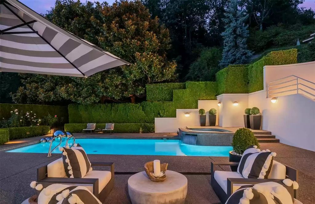 The Home in Medina is an impeccably stylish and undeniably chic home with effortless entertaining spaces, now available for sale. This home located at 7329 NE 18th Street, Medina, Washington