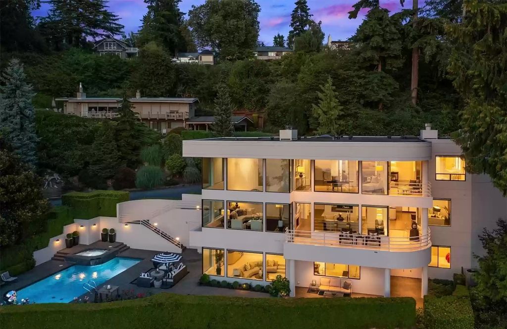 The Home in Medina is an impeccably stylish and undeniably chic home with effortless entertaining spaces, now available for sale. This home located at 7329 NE 18th Street, Medina, Washington