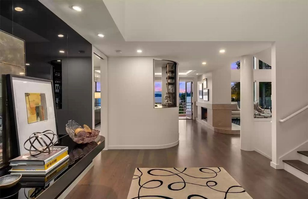 The Home in Medina is an impeccably stylish and undeniably chic home with effortless entertaining spaces, now available for sale. This home located at 7329 NE 18th Street, Medina, Washington
