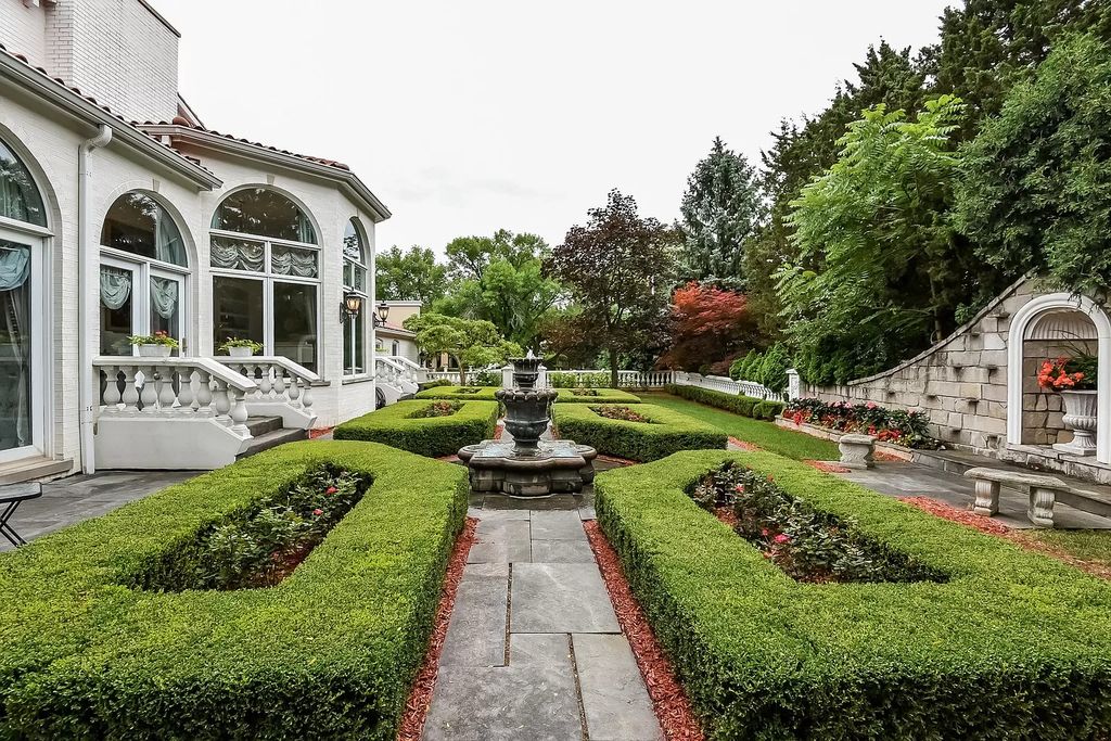 The Estate in Oak Brook is a luxurious home surrounded by beautifully manicured professionally landscaped gardens now available for sale. This home located at 704 Deer Trail Ln, Oak Brook, Illinois; offering 08 bedrooms and 10 bathrooms with 16,981 square feet of living spaces.