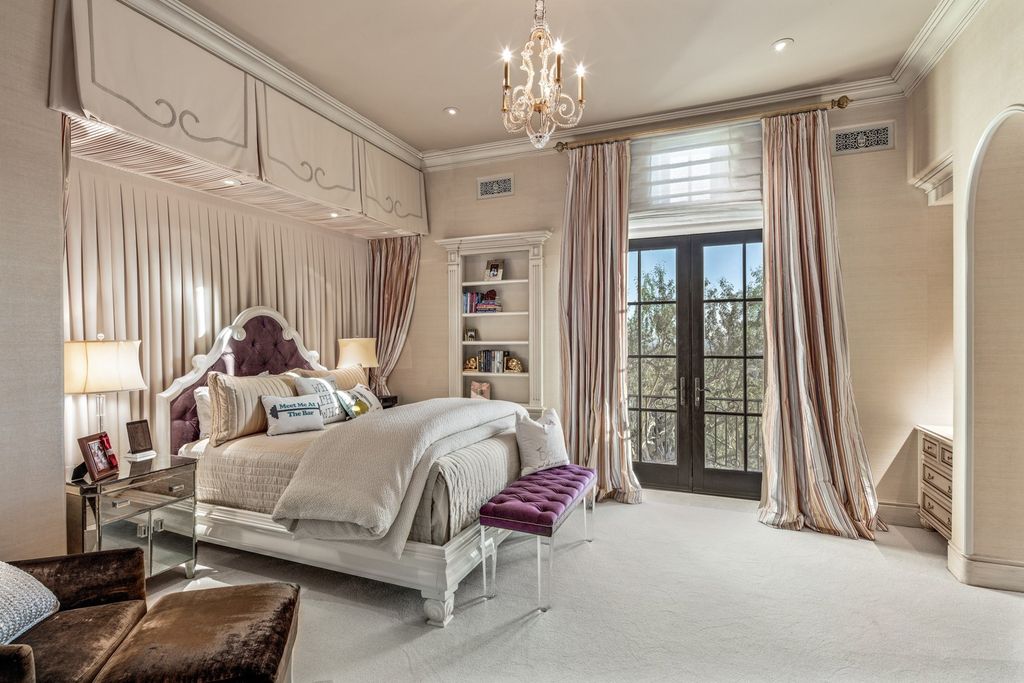 The Mansion in Scottsdale, an exceptional and gracious estate built by Salcito Custom Homes and designed by renowned Architect Dale Gardon delivering both luxury and comfort is now available for sale. This home located at 20715 N 103rd Pl, Scottsdale, Arizona