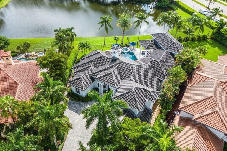 Spectacular Lakefront Home in Boca Raton with A Resort Style Pool and ...