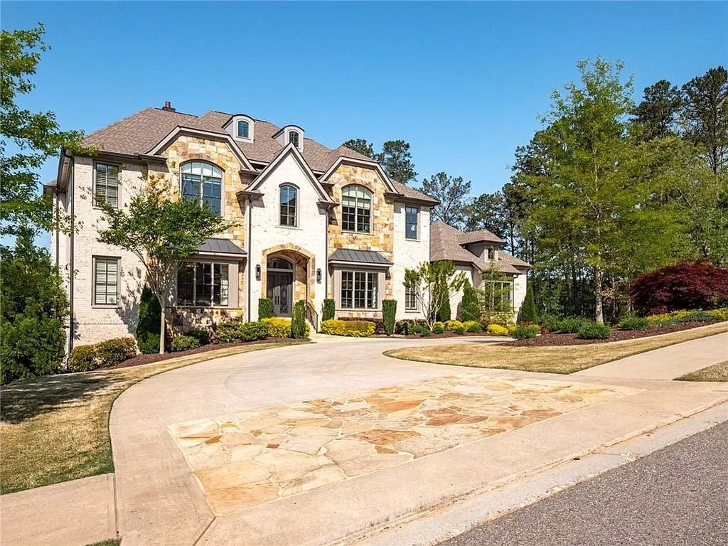 The Estate in Milton is a luxurious home featuring open floor plan and breathtaking outdoor area now available for sale. This home located at 16146 Belford Dr, Milton, Georgia; offering 07 bedrooms and 09 bathrooms with 8,979 square feet of living spaces.