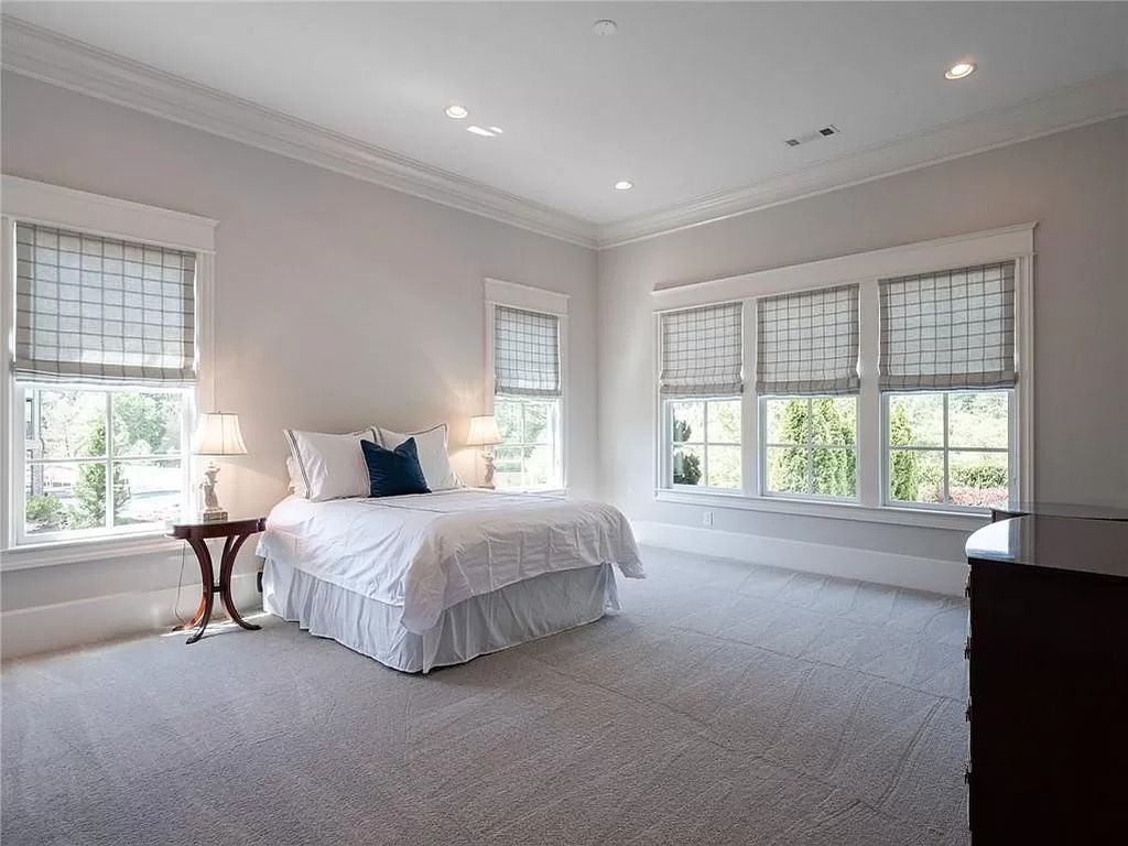The Estate in Milton is a luxurious home featuring open floor plan and breathtaking outdoor area now available for sale. This home located at 16146 Belford Dr, Milton, Georgia; offering 07 bedrooms and 09 bathrooms with 8,979 square feet of living spaces.