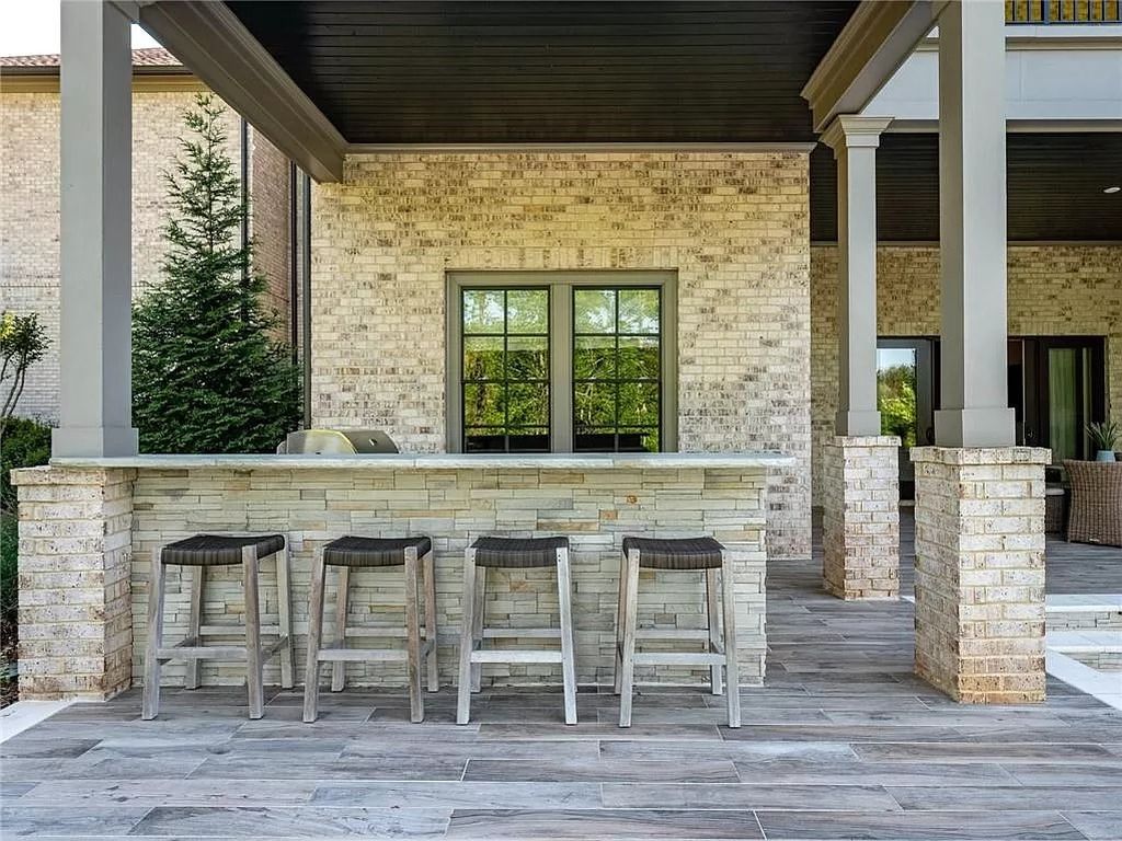 The Estate in Milton is a luxurious home featuring open floor plan and breathtaking outdoor area now available for sale. This home located at 16146 Belford Dr, Milton, Georgia; offering 07 bedrooms and 09 bathrooms with 8,979 square feet of living spaces.
