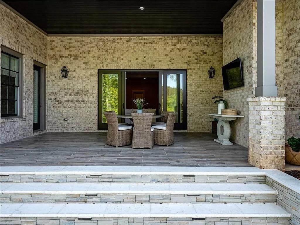 The Estate in Milton is a luxurious home featuring open floor plan and breathtaking outdoor area now available for sale. This home located at 16146 Belford Dr, Milton, Georgia; offering 07 bedrooms and 09 bathrooms with 8,979 square feet of living spaces.