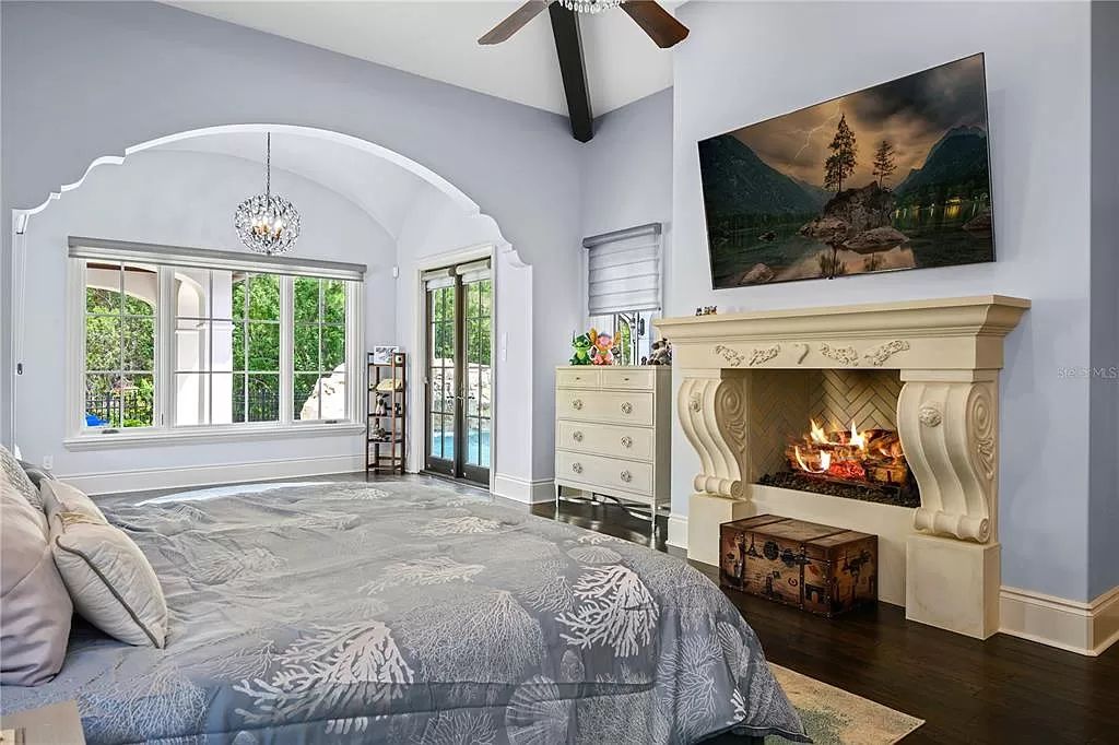 The Estate in Orlando, a one of a kind home in the coveted Carolwood neighborhood in Golden Oak at Walt Disney World Resort offering beautiful outdoor areas with a resort pool and an expansive covered courtyard is now available for sale. This home located at 10151 Enchanted Oak Dr, Orlando, Florida