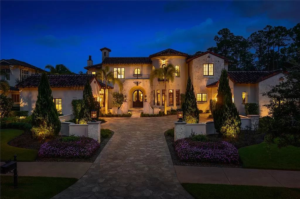 The Estate in Orlando, a one of a kind home in the coveted Carolwood neighborhood in Golden Oak at Walt Disney World Resort offering beautiful outdoor areas with a resort pool and an expansive covered courtyard is now available for sale. This home located at 10151 Enchanted Oak Dr, Orlando, Florida