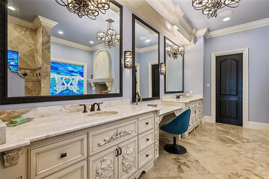 The Estate in Orlando, a one of a kind home in the coveted Carolwood neighborhood in Golden Oak at Walt Disney World Resort offering beautiful outdoor areas with a resort pool and an expansive covered courtyard is now available for sale. This home located at 10151 Enchanted Oak Dr, Orlando, Florida