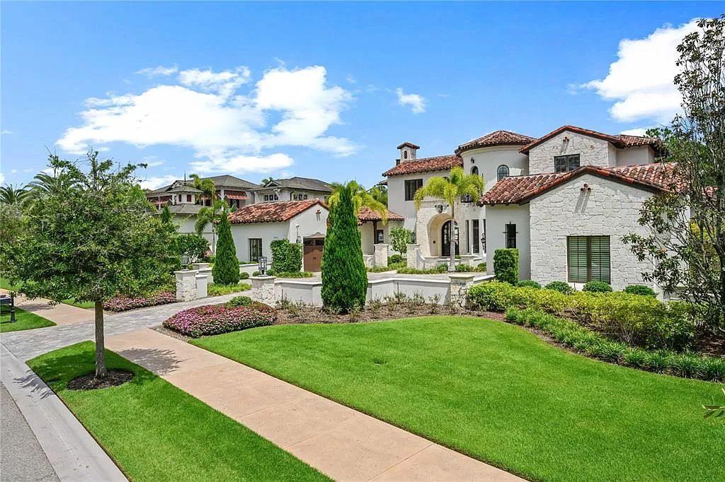 The Estate in Orlando, a one of a kind home in the coveted Carolwood neighborhood in Golden Oak at Walt Disney World Resort offering beautiful outdoor areas with a resort pool and an expansive covered courtyard is now available for sale. This home located at 10151 Enchanted Oak Dr, Orlando, Florida