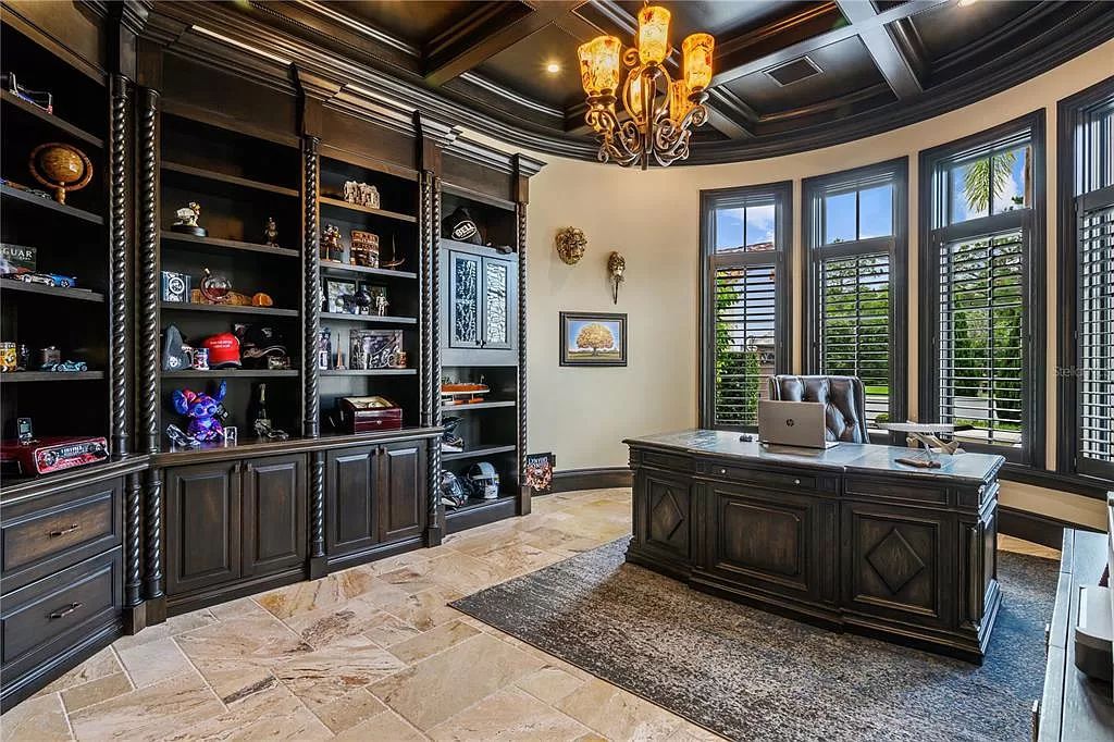The Estate in Orlando, a one of a kind home in the coveted Carolwood neighborhood in Golden Oak at Walt Disney World Resort offering beautiful outdoor areas with a resort pool and an expansive covered courtyard is now available for sale. This home located at 10151 Enchanted Oak Dr, Orlando, Florida