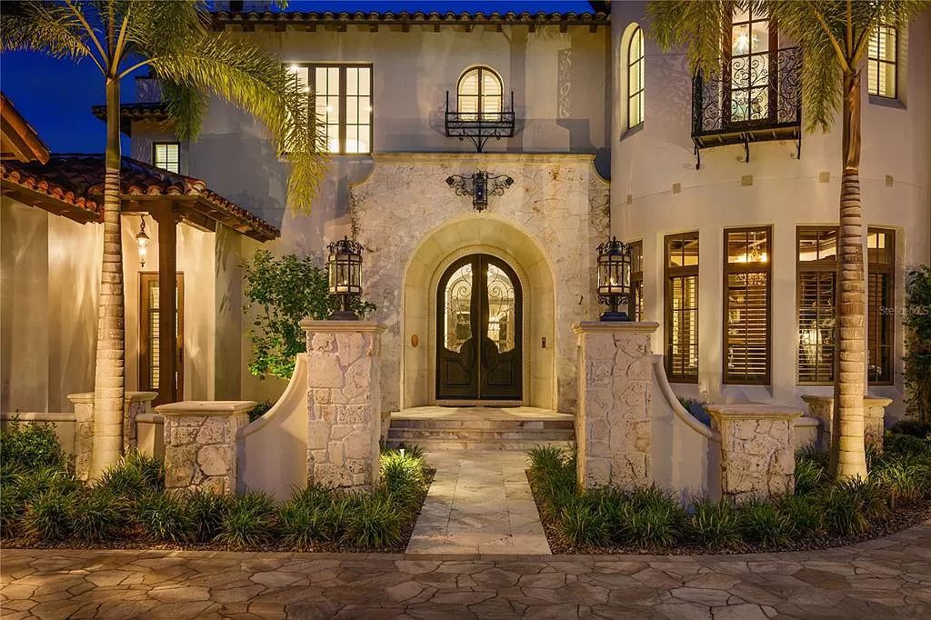 The Estate in Orlando, a one of a kind home in the coveted Carolwood neighborhood in Golden Oak at Walt Disney World Resort offering beautiful outdoor areas with a resort pool and an expansive covered courtyard is now available for sale. This home located at 10151 Enchanted Oak Dr, Orlando, Florida
