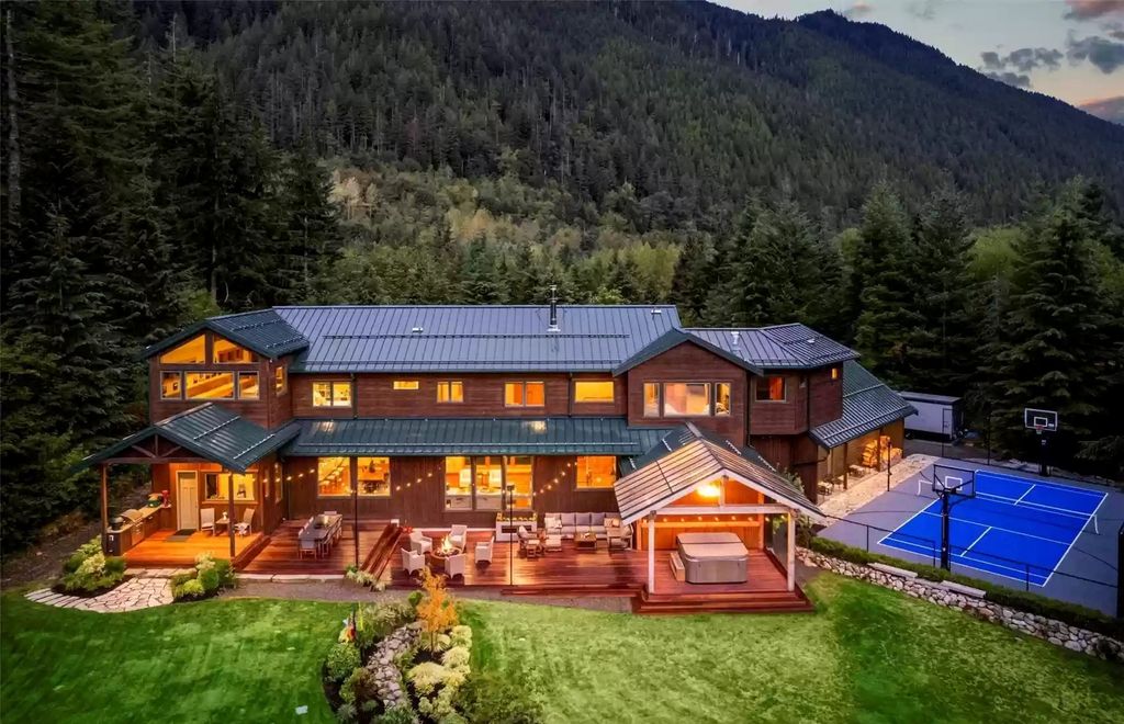The Estate in North Bend is a luxurious home featuring gorgeous finishes and ideal spaces for a wide choice of entertainment now available for sale. This home located at 16331 Reserve Drive SE, North Bend, Washington; offering 04 bedrooms and 04 bathrooms with 5,710 square feet of living spaces. 