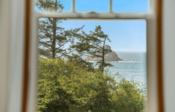 This $3.85M Retreat Offers Most Rooms Commanding Breathtaking Ocean ...