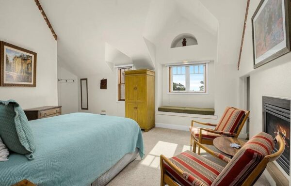 This $3.85M Retreat Offers Most Rooms Commanding Breathtaking Ocean ... - Luxury Rentals With Commanding Ocean Views
