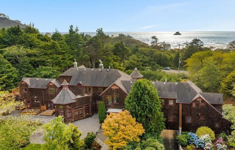 Picture of This $3.85M Retreat Offers Most Rooms Commanding Breathtaking Ocean ...