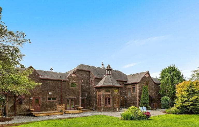 This $3.85M Retreat Offers Most Rooms Commanding Breathtaking Ocean ... - Luxury Rentals With Commanding Ocean Views