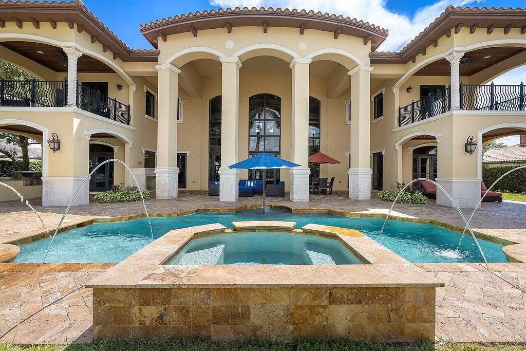 The Villa in Fort Lauderdale, a luxurious contemporary Mediterranean home overlooking the Coral Ridge Country Club Golf Course with resort style amenities is now available for sale. This home located at 4711 NE 25th Ave, Fort Lauderdale, Florida