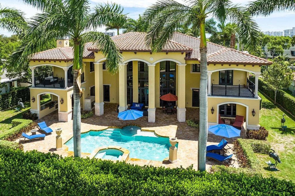 The Villa in Fort Lauderdale, a luxurious contemporary Mediterranean home overlooking the Coral Ridge Country Club Golf Course with resort style amenities is now available for sale. This home located at 4711 NE 25th Ave, Fort Lauderdale, Florida
