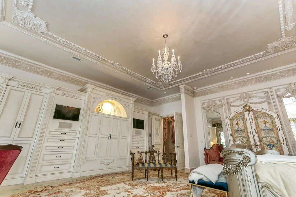 The Estate in Charlotte is an entertainers paradise and conveniently located, now available for sale. This home located at 8371 Providence Rd, Charlotte, North Carolina