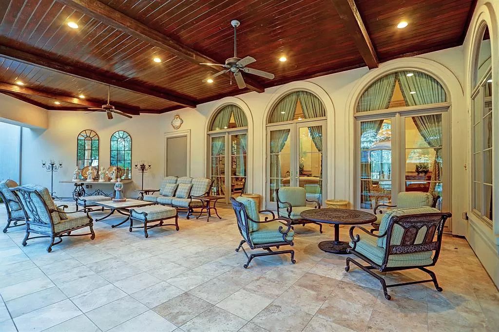 The Mansion in Tomball, a timeless estate with French style and old world charm featuring unique architectural design, attention to detail and the exceptional quality of materials is now available for sale. This home located at 36 Saddlebrook Ct, Tomball, Texas