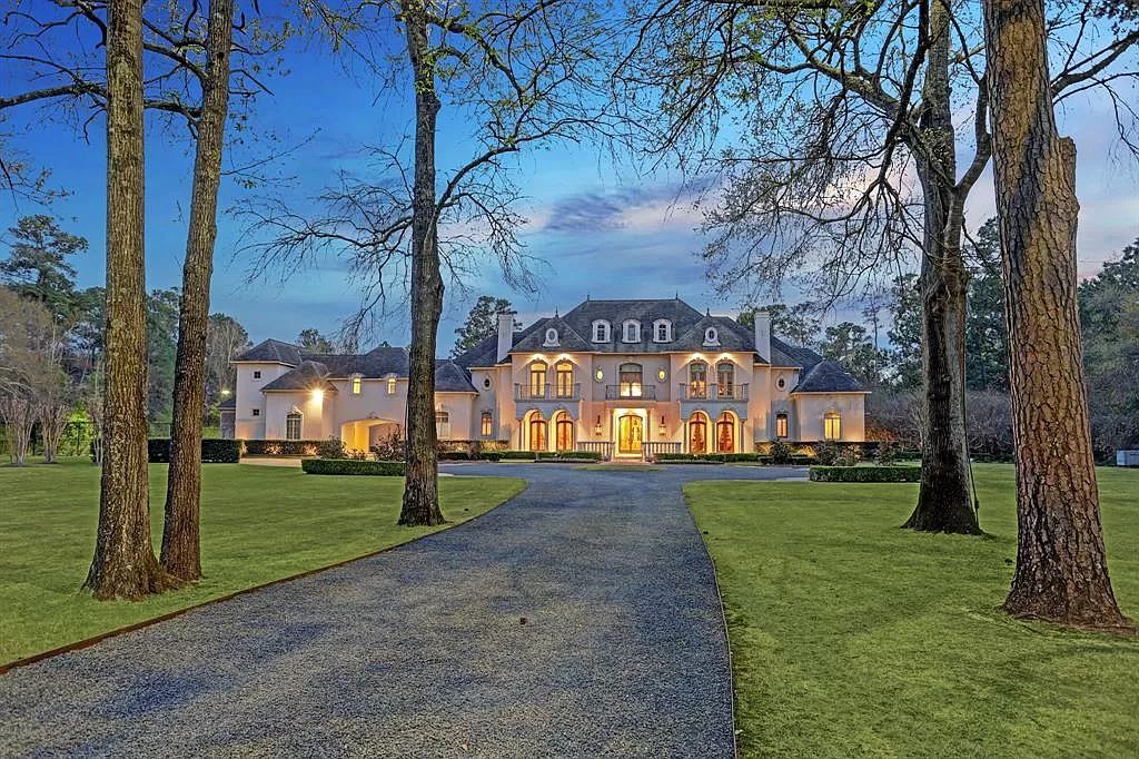 The Mansion in Tomball, a timeless estate with French style and old world charm featuring unique architectural design, attention to detail and the exceptional quality of materials is now available for sale. This home located at 36 Saddlebrook Ct, Tomball, Texas
