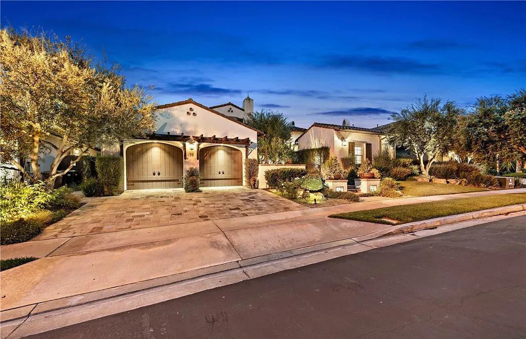 The Home in San Clemente, a beautifully upgraded residence offers panoramic ocean, valley, hill and city-light views from indoor and outdoor living areas is now available for sale. This home located at 18 Via Alcamo, San Clemente, California