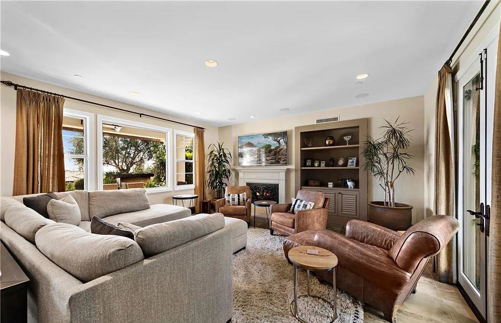 The Home in San Clemente, a beautifully upgraded residence offers panoramic ocean, valley, hill and city-light views from indoor and outdoor living areas is now available for sale. This home located at 18 Via Alcamo, San Clemente, California