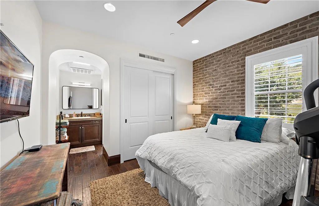 The Home in San Clemente, a beautifully upgraded residence offers panoramic ocean, valley, hill and city-light views from indoor and outdoor living areas is now available for sale. This home located at 18 Via Alcamo, San Clemente, California