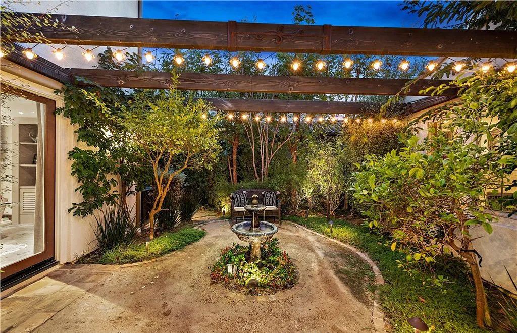 The Home in San Clemente, a beautifully upgraded residence offers panoramic ocean, valley, hill and city-light views from indoor and outdoor living areas is now available for sale. This home located at 18 Via Alcamo, San Clemente, California