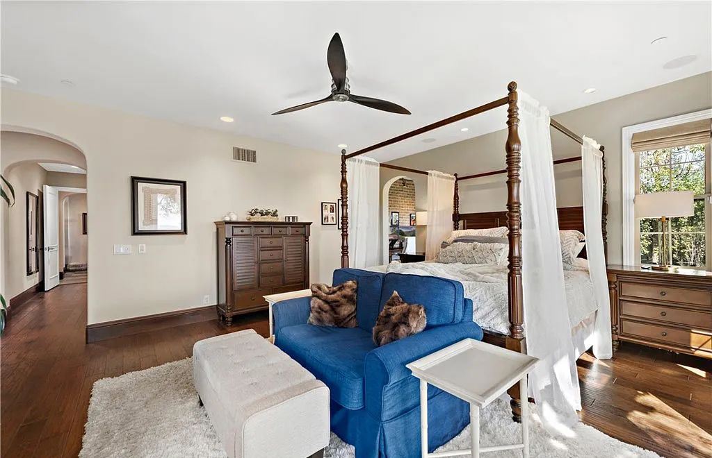 The Home in San Clemente, a beautifully upgraded residence offers panoramic ocean, valley, hill and city-light views from indoor and outdoor living areas is now available for sale. This home located at 18 Via Alcamo, San Clemente, California